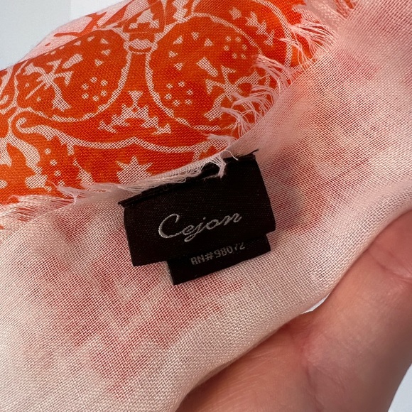 Orange patterned Scarf - Picture 4 of 5